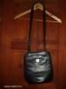 Fekete, keveset használt hosszúkás női bőr táska